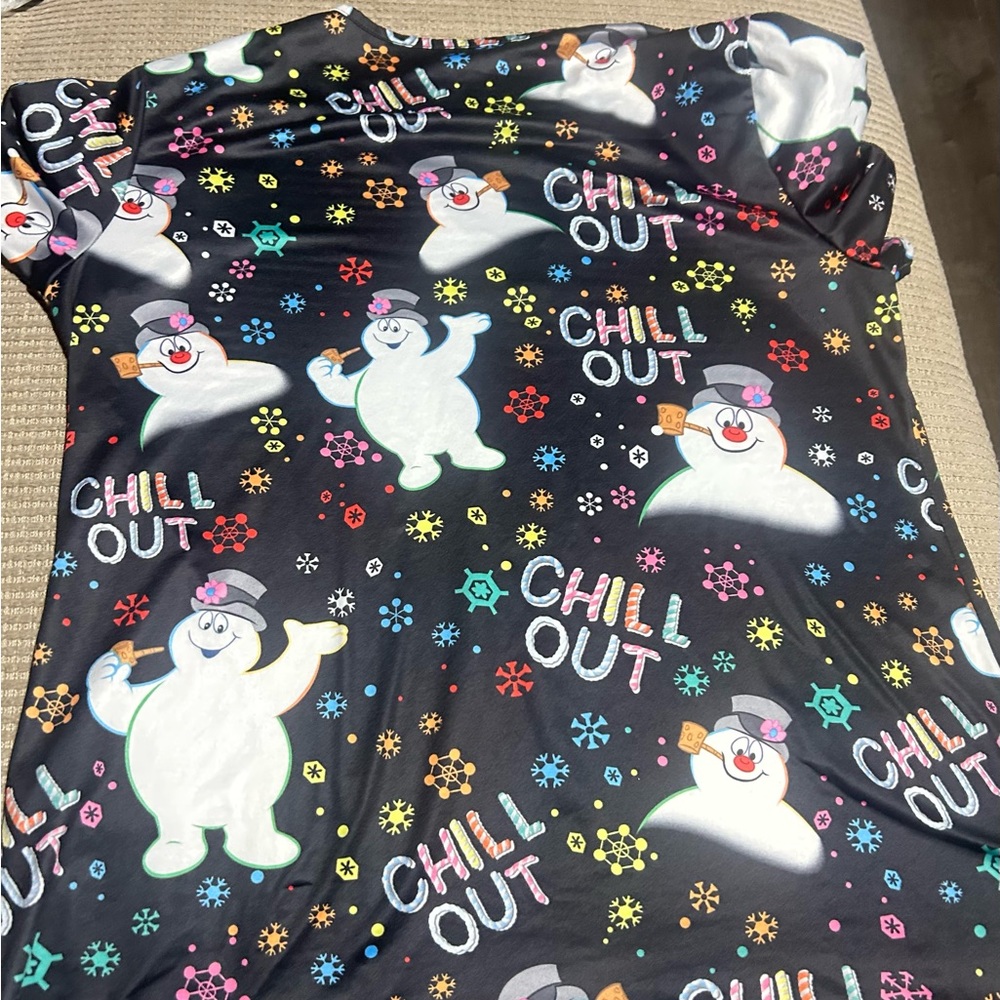 Women’s Black 'Chill Out' Snowman scrub top - Multicolor Print